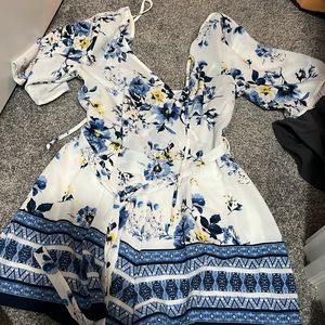 Xs floral shirt sleeve romper